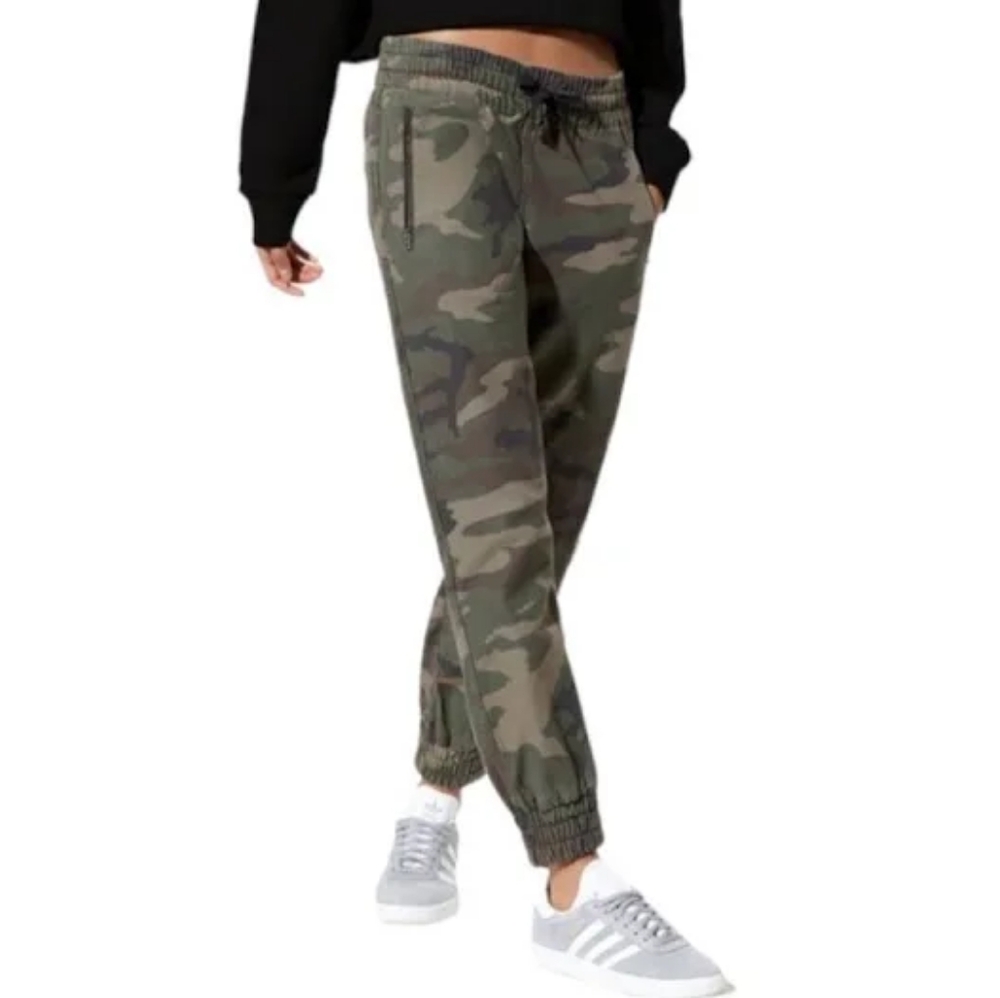Aritzia TNA Camo Alix Jogger in size S